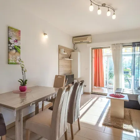 Gorgeous In With Kitchen * Porec