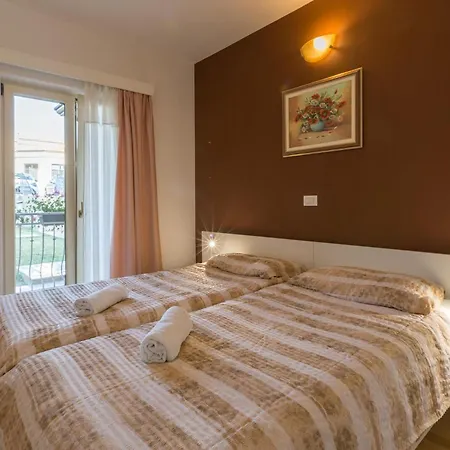 Ii Apartament